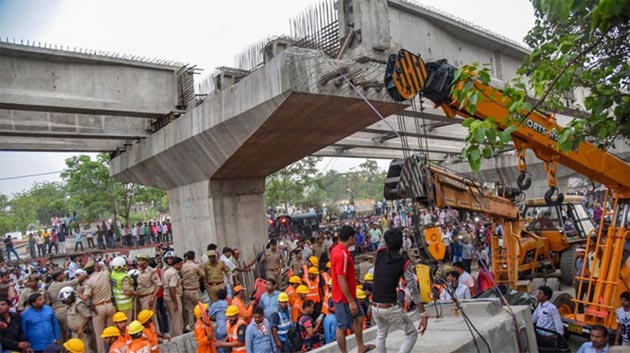 वाराणसी पुल हादसाः दुर्भाग्य मोदी जी, योगी जी! मलबे में सिर्फ लाशें नहीं आपको लेकर उम्मीदें भी दफन हुईं