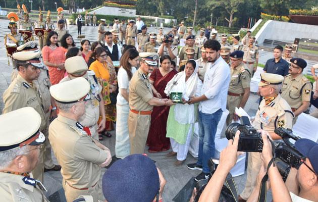 आईटीबीपी द्वारा नई दिल्ली के राष्ट्रीय पुलिस स्मारक पर शहीदों को श्रद्धांजलि अर्पित