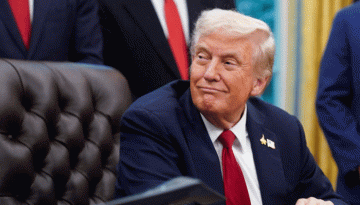 रूस पर 500% टैरिफ वाले बिल को ट्रंप की मंजूरी, अमेरिका के निशाने पर भारत रूस पर 500% टैरिफ वाले बिल को ट्रंप की मंजूरी, अमेरिका के निशाने पर भारत